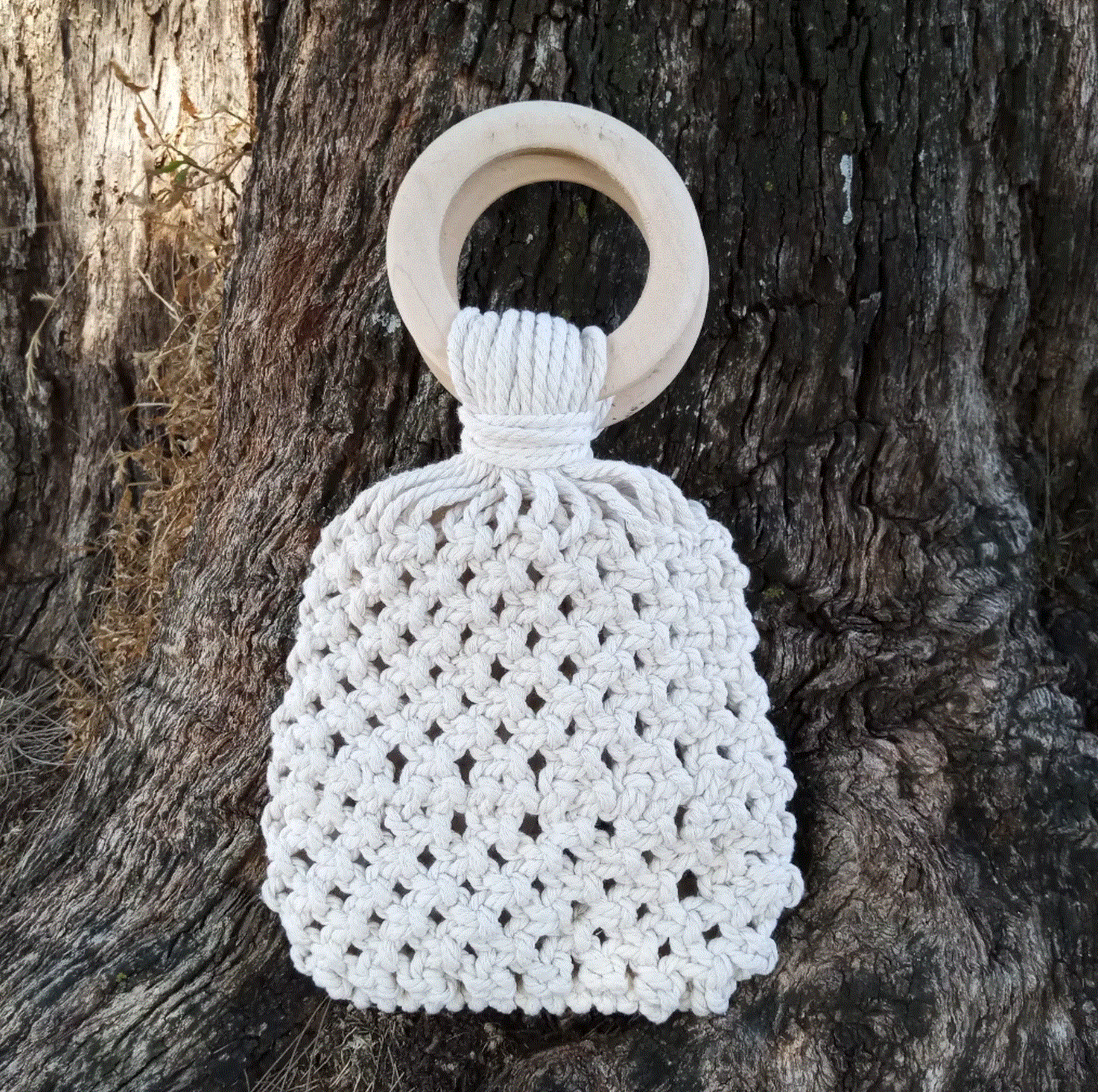 Bolso de macramé blanco artesanal costarricense hecho a mano para uso diario elegante boho